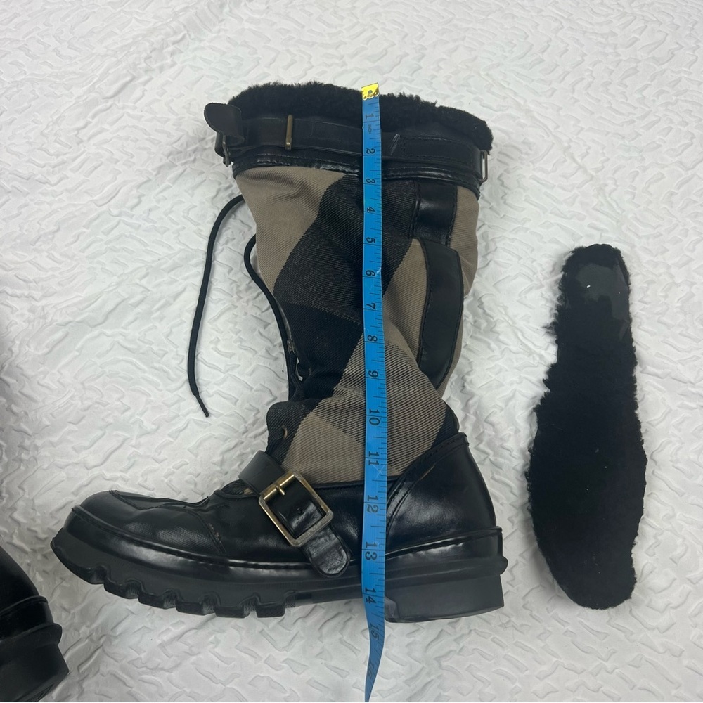 Burberry Black Leather & Brown/Red Mega Check Canvas Lace-Up Fur-Lined Boots - Picture 14 of 15
